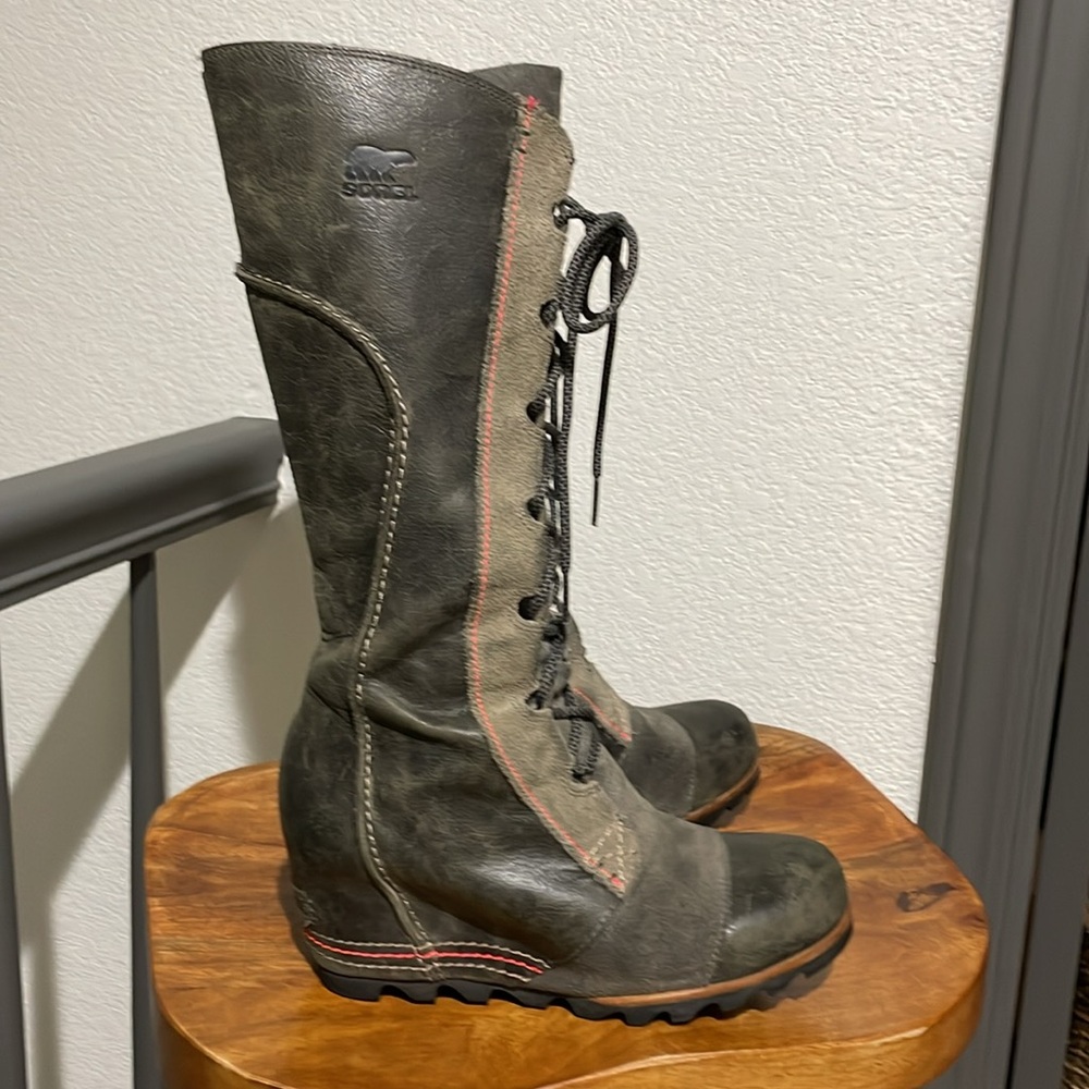 Sorel Cate The Great Wedge tall boots size 8 black.